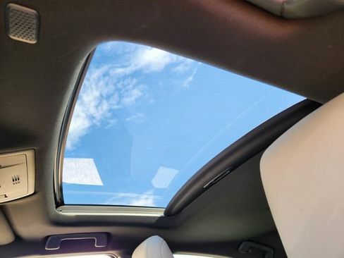 Used 2019 Lexus UX 250h w/ Premium Package image 10