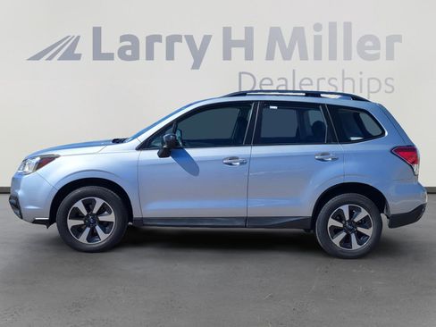 Used 2017 Subaru Forester 2.5i w/ Alloy Wheel Package image 2