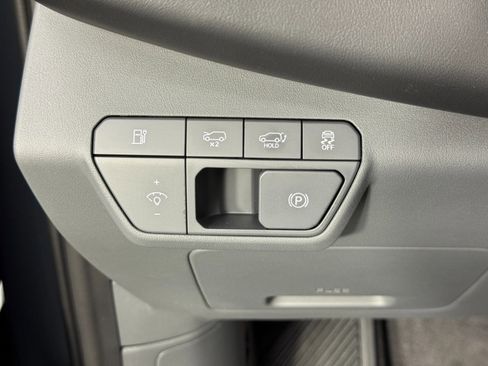 Used 2024 Kia EV9 Wind image 18