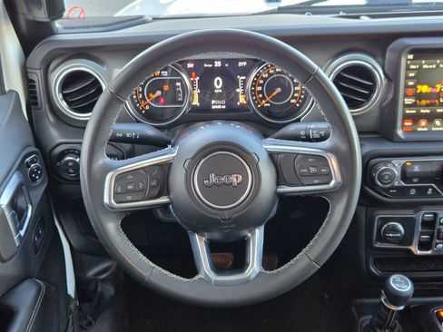 Used 2023 Jeep Gladiator Overland image 18