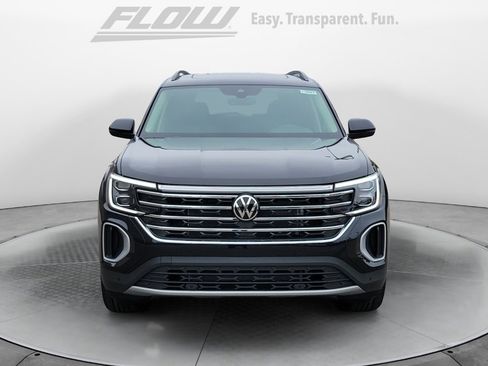 New 2026 Volkswagen Atlas SE image 2