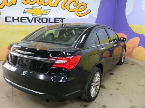 Used 2012 Chrysler 200 Limited FWD image 8