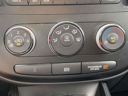 Used 2016 Kia Soul FWD image 25