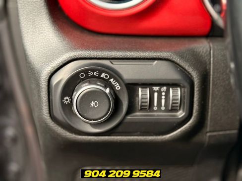 Used 2020 Jeep Wrangler Unlimited Rubicon AWD/4WD image 12