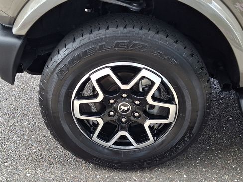 Used 2025 Ford Bronco Outer Banks AWD/4WD image 10