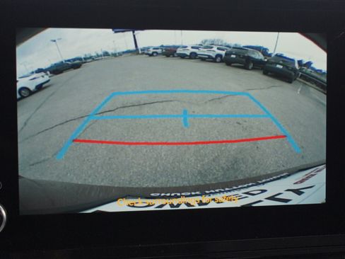 Used 2026 Toyota Sienna LE FWD image 3