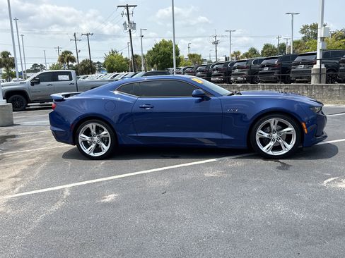 Used 2020 Chevrolet Camaro LT w/ Technology Package RWD image 20