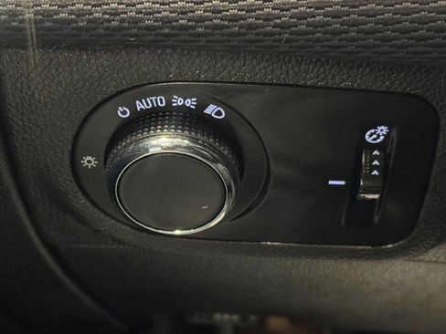 Used 2017 Chevrolet Cruze LT w/ Convenience Package image 25