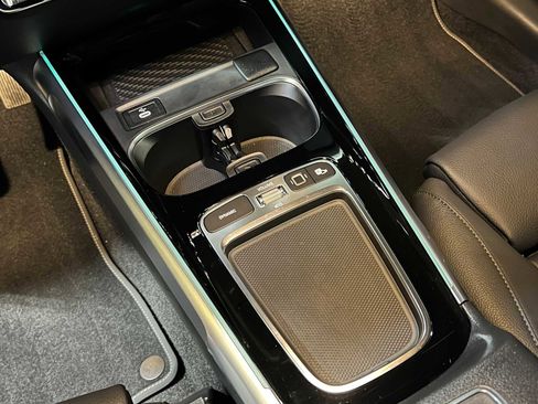 Used 2025 Mercedes-Benz GLB 250 GLB 250 image 28