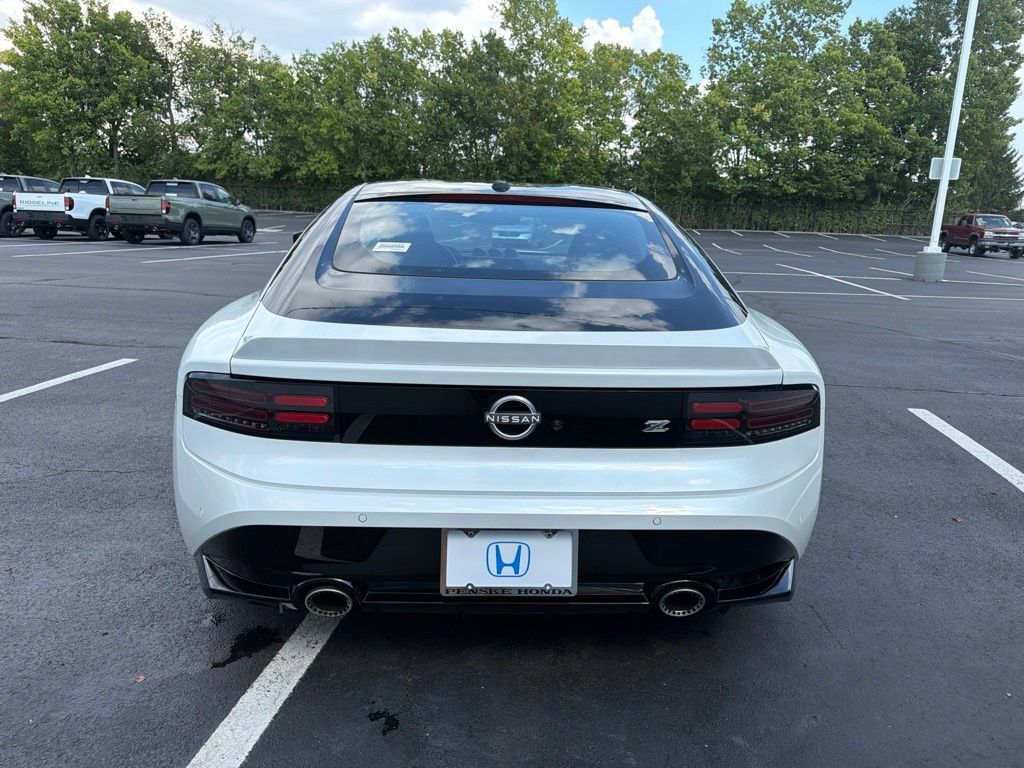 Used 2023 Nissan Z w/ Floor Mat Package (L93) RWD image 4