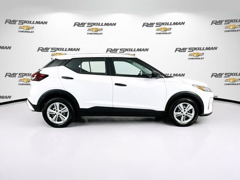 Used 2023 Nissan Kicks S FWD image 8