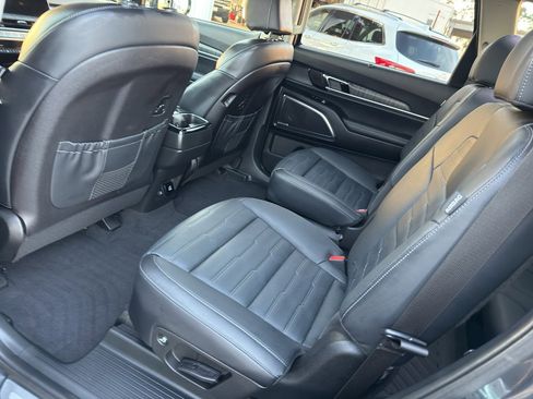 Used 2023 Kia Telluride SX Prestige image 17