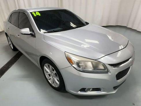 Used 2014 Chevrolet Malibu LTZ FWD image 2