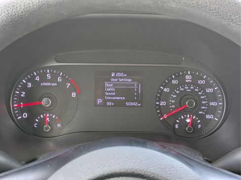 Used 2020 Kia Soul LX FWD image 25