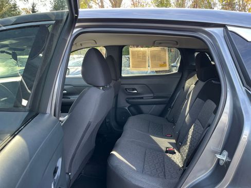 Used 2025 Nissan Kicks SV image 23