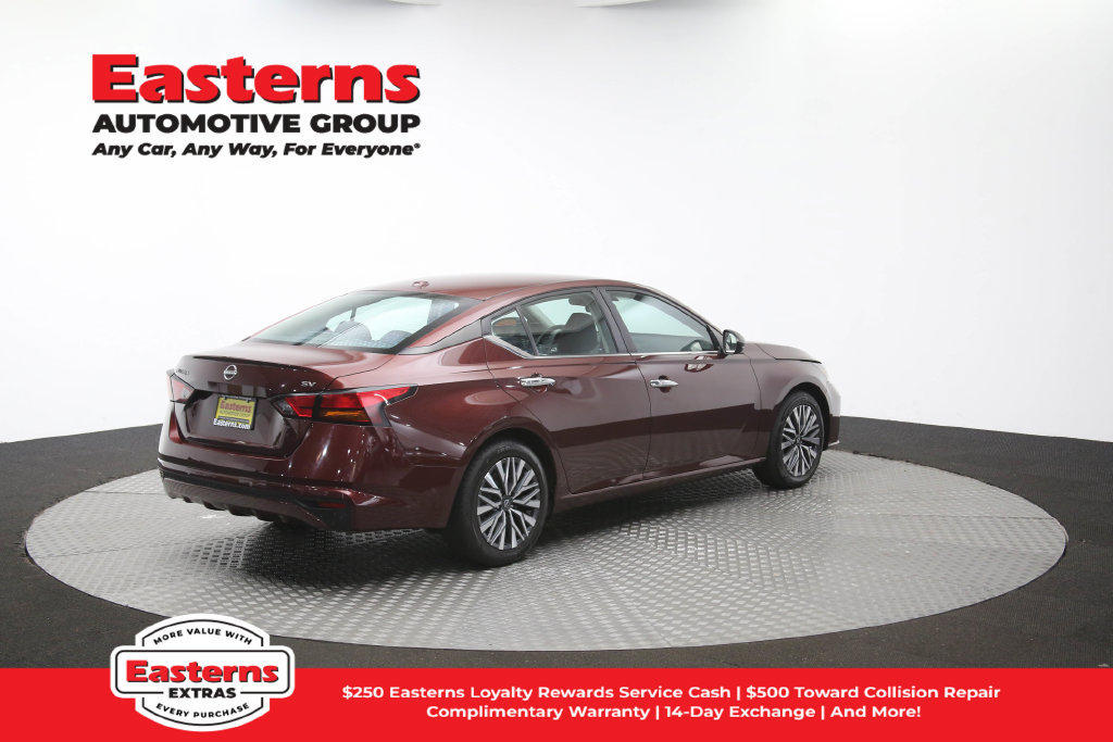 Used 2024 Nissan Altima 2.5 SV FWD image 44