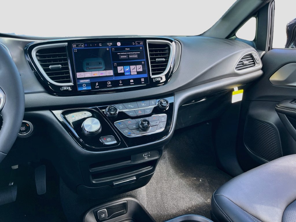 New 2026 Chrysler Voyager LX FWD image 22