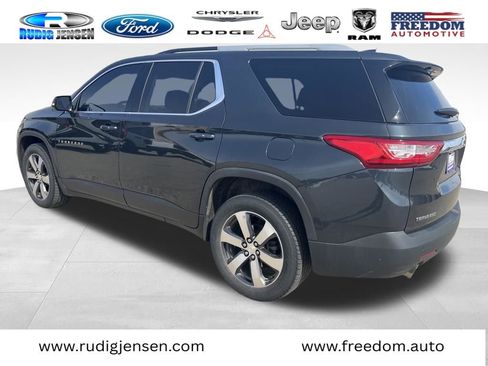 Used 2018 Chevrolet Traverse LT image 11