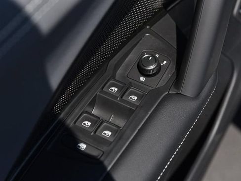 New 2026 Volkswagen Tiguan SE R-Line AWD/4WD image 8