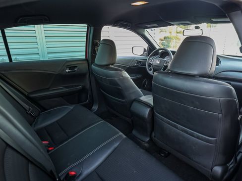 Used 2016 Honda Accord Sport image 16