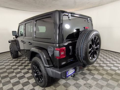 Certified 2025 Jeep Wrangler Unlimited Sahara w/ Safety Group AWD/4WD image 8