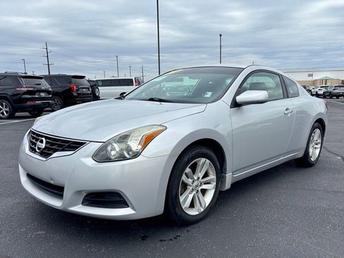 Used 2012 Nissan Altima 2.5 S w/ Convenience Pkg FWD image 2