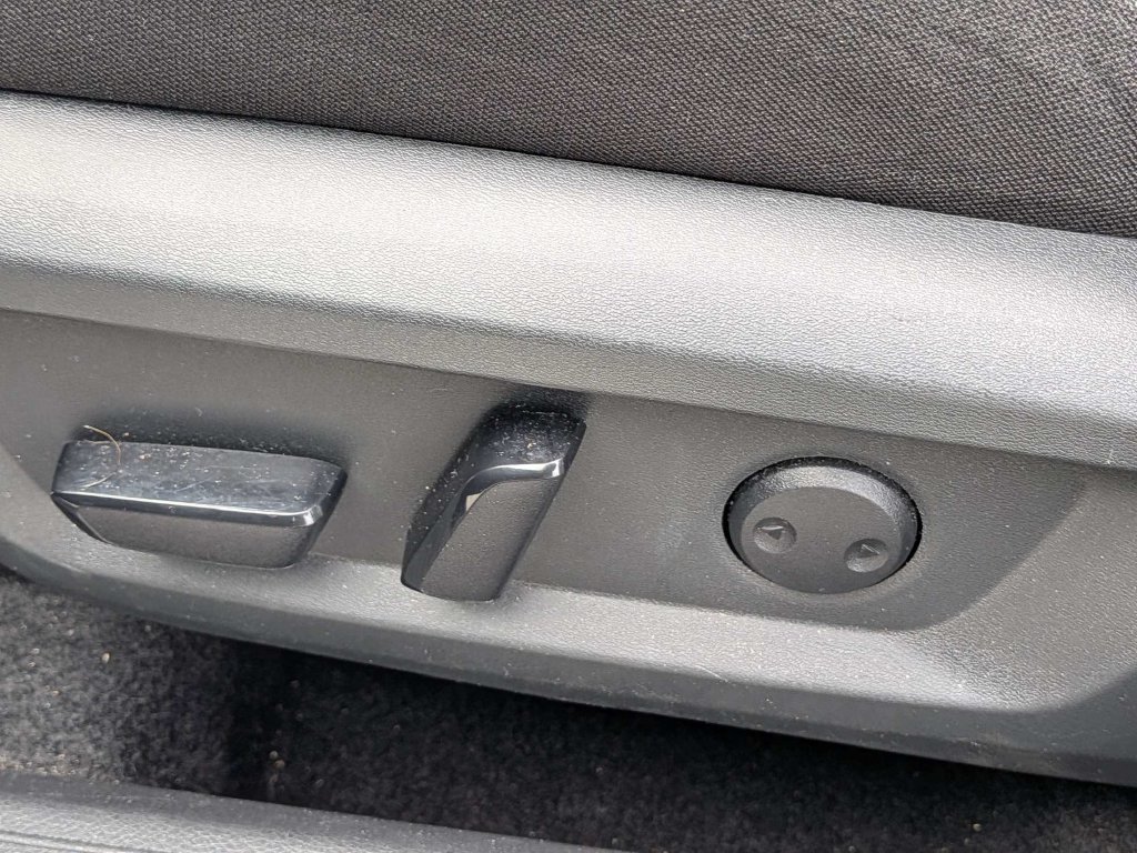 Used 2025 Nissan Rogue SV FWD image 20