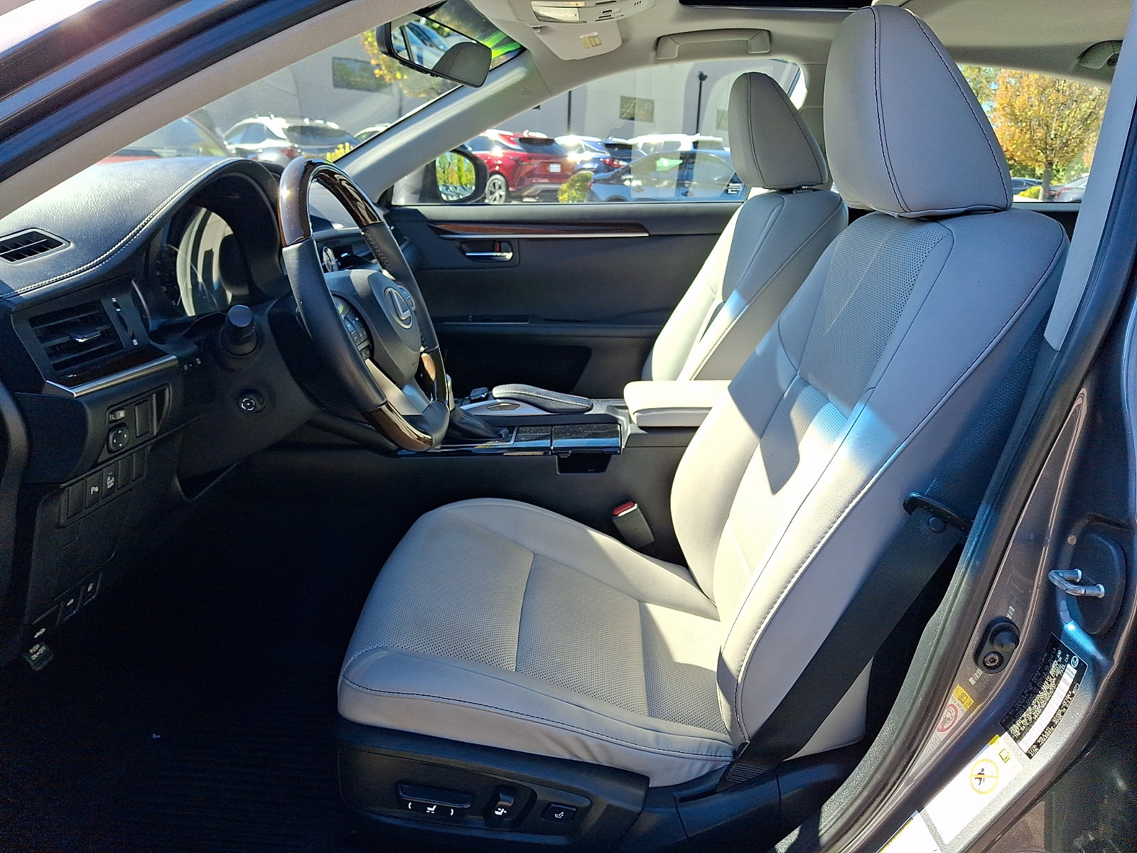 Used 2016 Lexus ES 350 w/ Navigation System Package FWD image 13