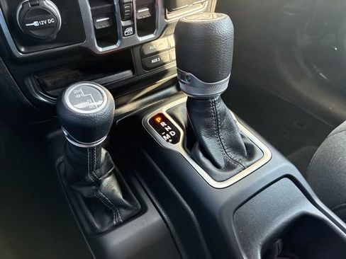 Used 2024 Jeep Gladiator Sport image 37