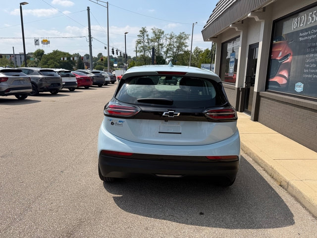 Used 2023 Chevrolet Bolt LT FWD image 4