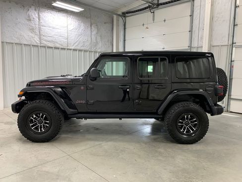 Used 2025 Jeep Wrangler Unlimited Rubicon AWD/4WD image 22