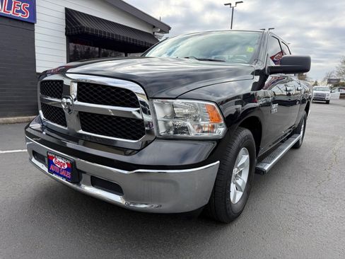 Used 2017 RAM 1500 Classic SLT RWD image 18