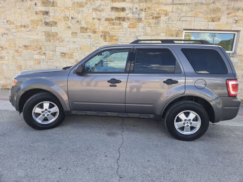 Used 2012 Ford Escape XLT image 1