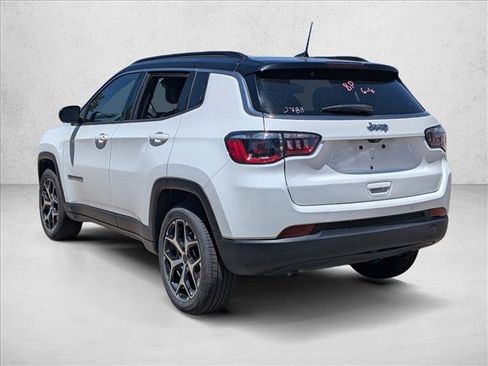 Used 2025 Jeep Compass Limited AWD/4WD image 7