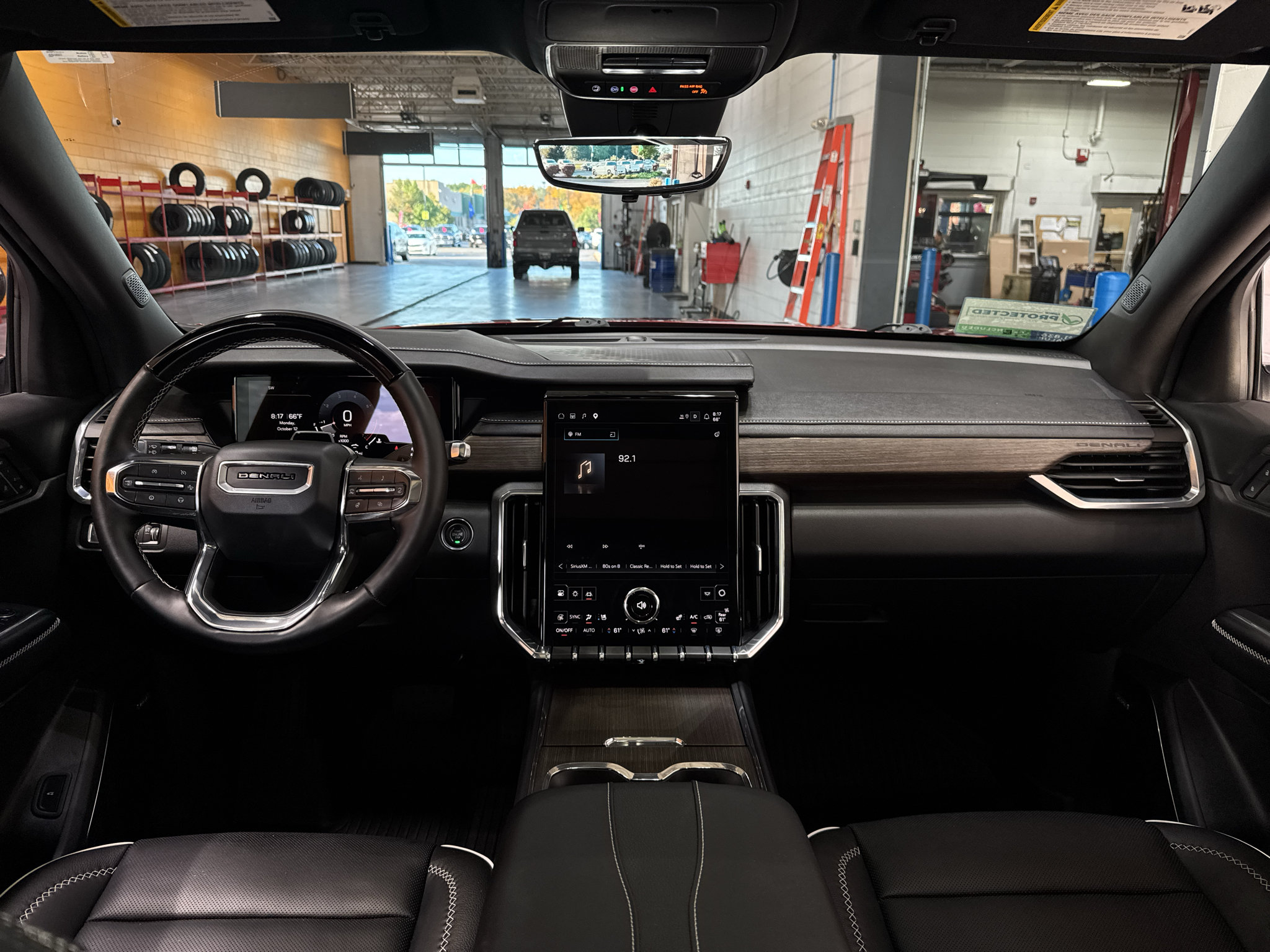 Used 2025 GMC Acadia Denali w/ Super Cruise Package AWD/4WD image 16