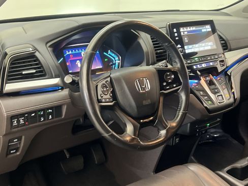 Used 2018 Honda Odyssey Elite image 14