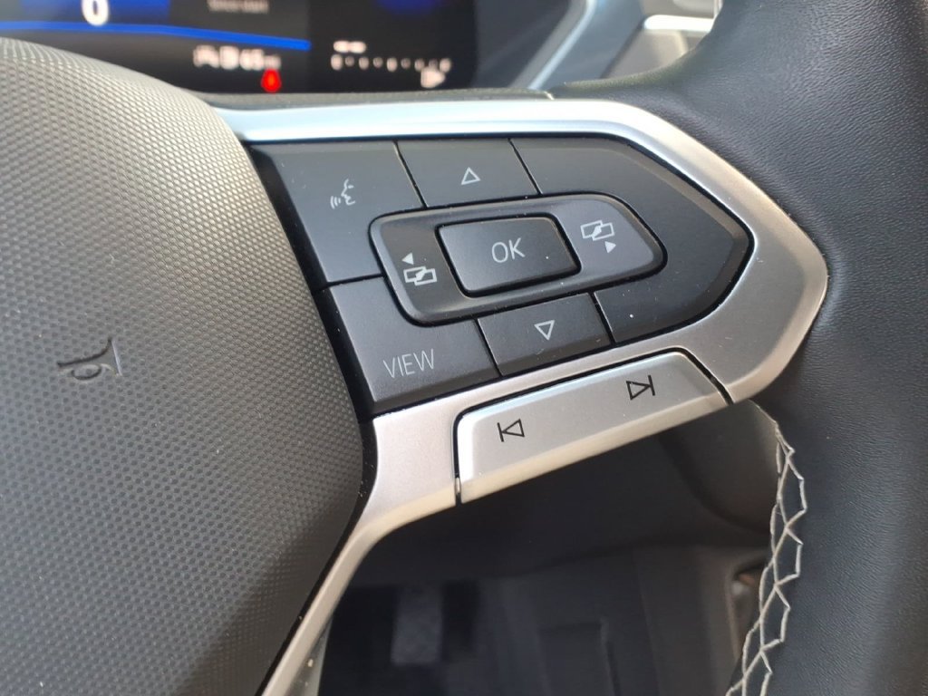 Used 2024 Volkswagen Tiguan SE AWD/4WD image 22