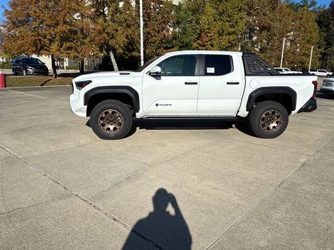 New 2025 Toyota Tacoma Trailhunter image 2