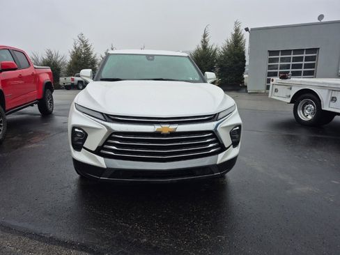 Used 2025 Chevrolet Blazer Premier w/ Driver Confidence II Package image 2