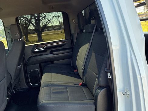 Used 2024 Chevrolet Silverado 2500 LT w/ Convenience Package image 6