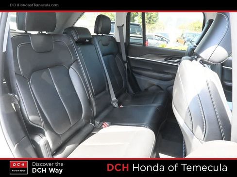 Used 2023 Jeep Grand Cherokee Limited w/ Black Appearance Package AWD/4WD image 20
