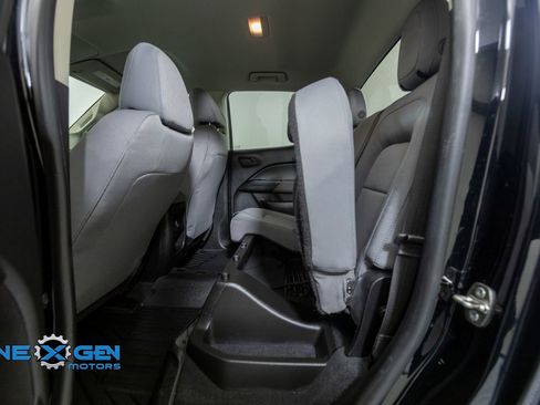 Used 2020 Chevrolet Colorado W/T w/ WT Convenience Package RWD image 28