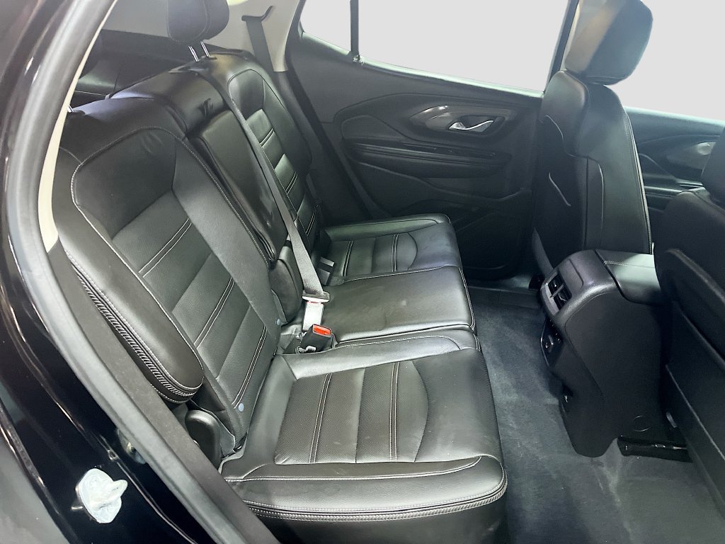 Used 2024 GMC Terrain Denali w/ Denali Premium Package AWD/4WD image 29