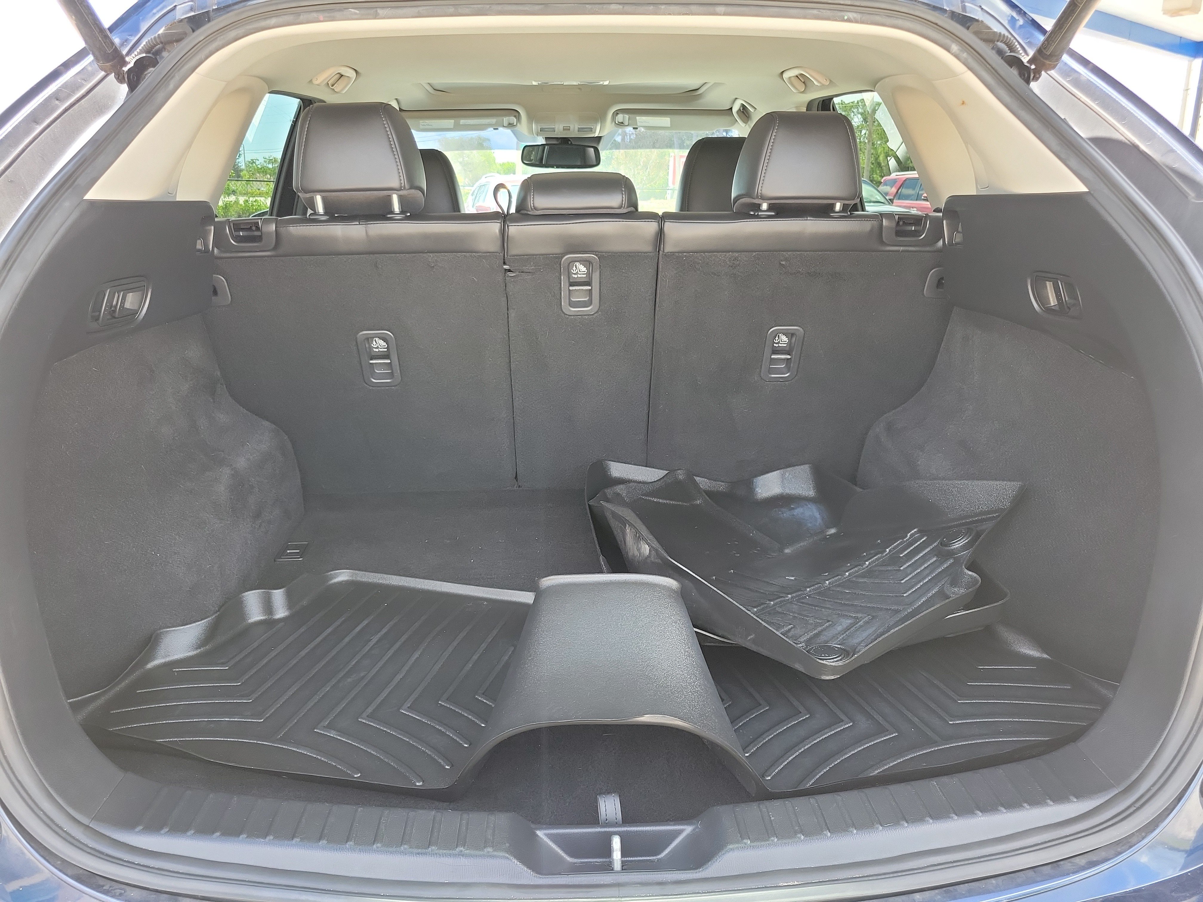 Used 2018 MAZDA CX-5 Touring w/ Preferred Equipment Package FWD image 7
