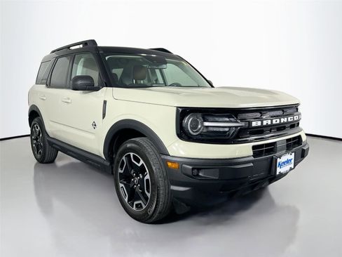 Used 2024 Ford Bronco Sport Outer Banks w/ Tech Package AWD/4WD image 8