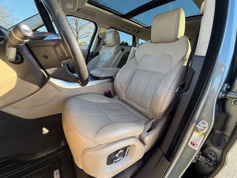 Used 2017 Land Rover Range Rover Sport HSE AWD/4WD image 12