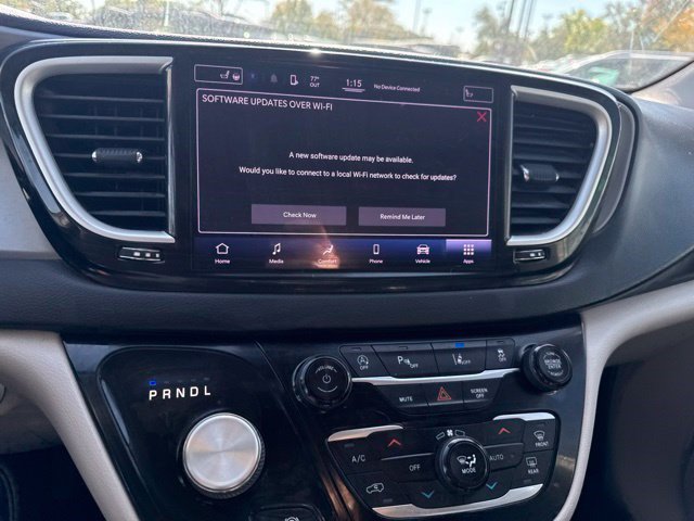 Used 2022 Chrysler Pacifica Touring-L FWD image 20