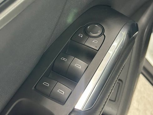 Used 2024 Chevrolet Traverse LT FWD image 19
