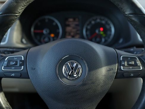 Used 2014 Volkswagen Passat TDI SEL Premium image 11