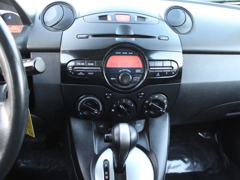 Used 2014 MAZDA MAZDA2 Sport image 13